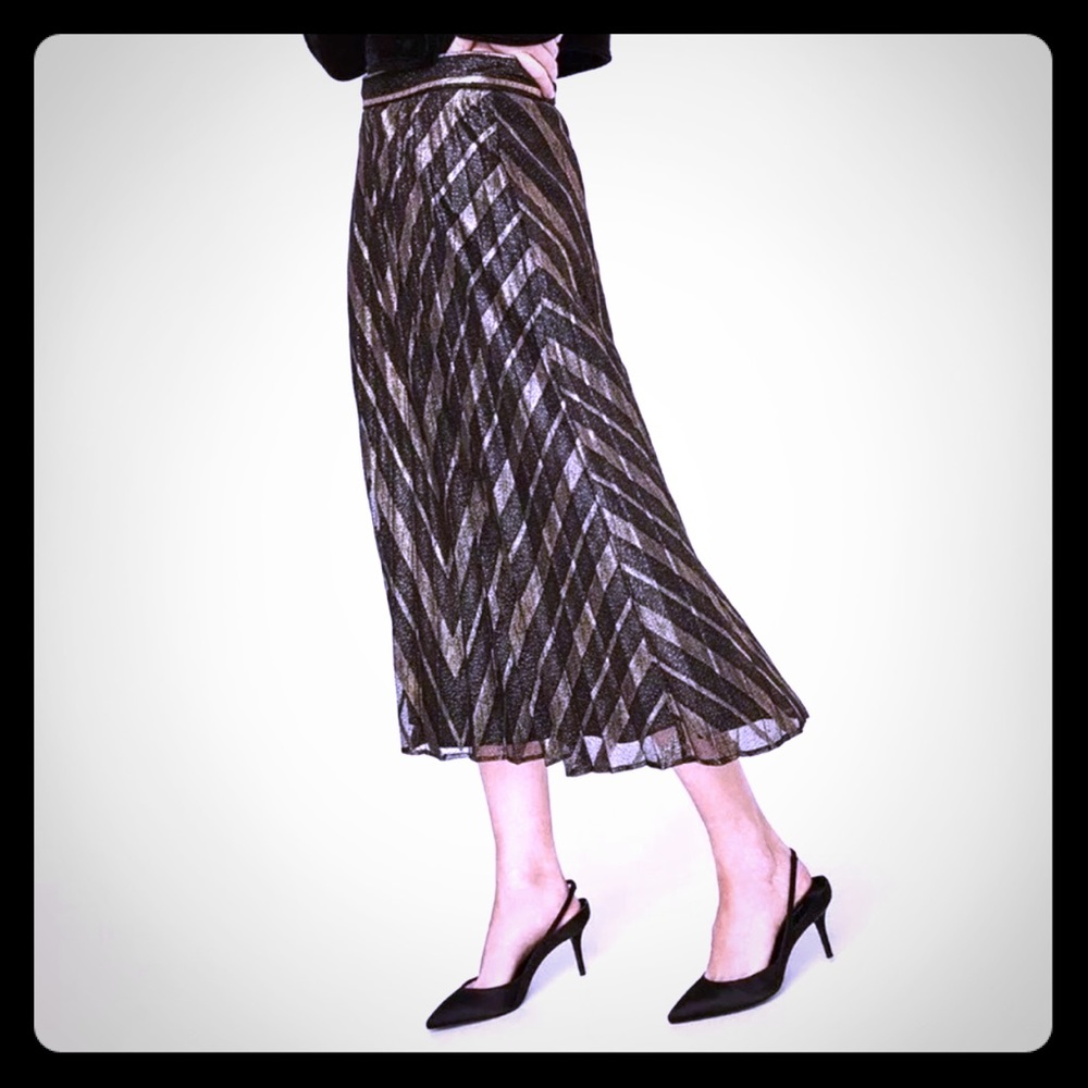 ZARA🖤💛Pleated metallic Midi
